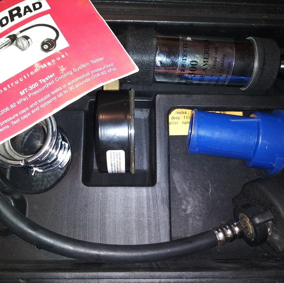 MotorRad Pressure Tester MT-300 - Picture 2 of 3